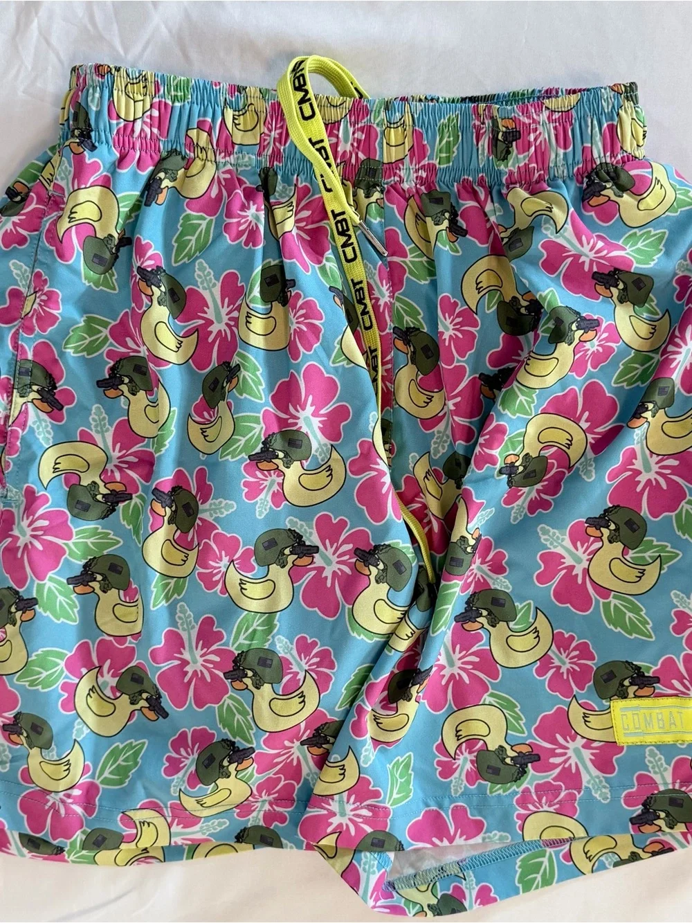 Combat Iron Men’s Swim Shorts Trunks size M Duck with Camo Helmets